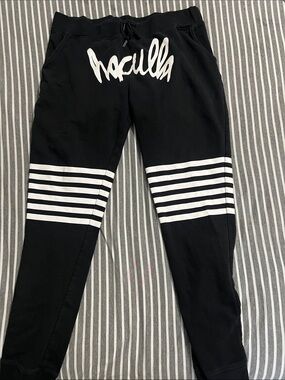 Haculla sweats